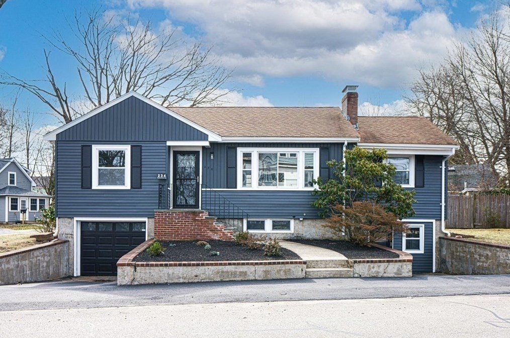 234 Riverside Dr, Dedham MA  02026-6931 exterior