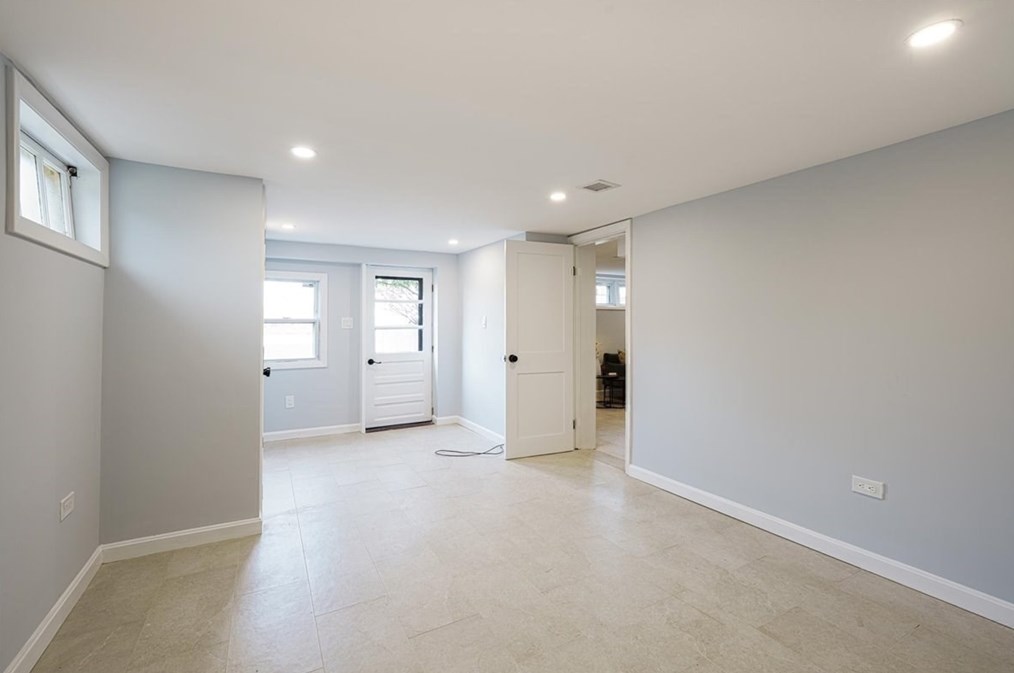 234 Riverside Dr, Dedham MA  02026-6931 exterior