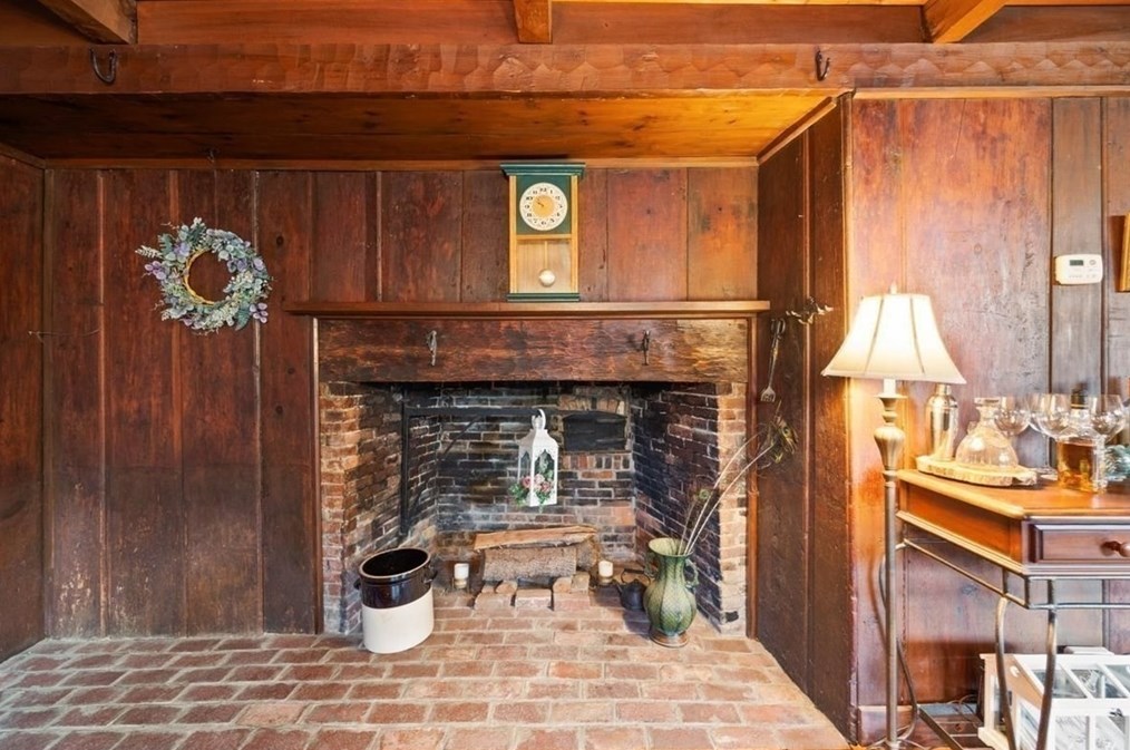 355 Pleasant St, Raynham MA  02767-1673 exterior