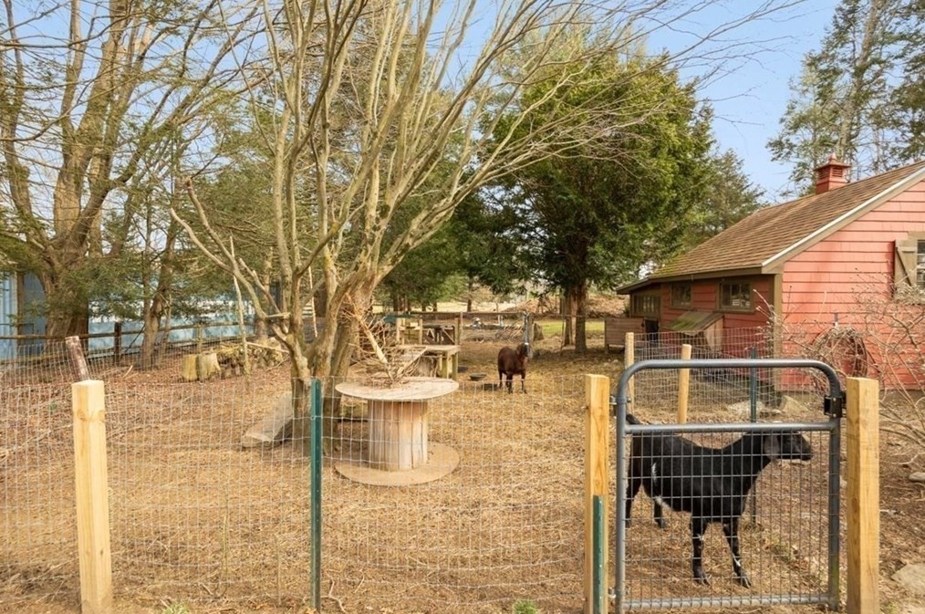 355 Pleasant St, Raynham MA  02767-1673 exterior