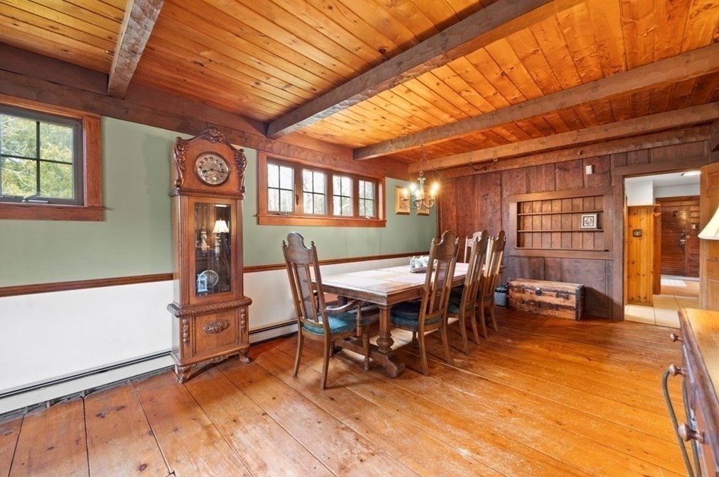 355 Pleasant St, Raynham MA  02767-1673 exterior