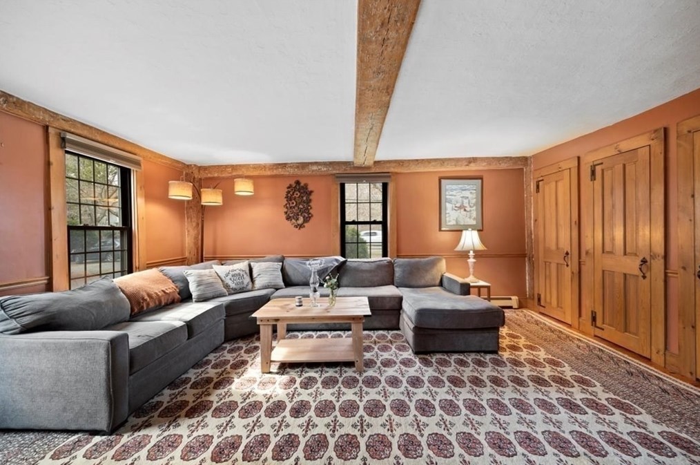 355 Pleasant St, Raynham MA  02767-1673 exterior