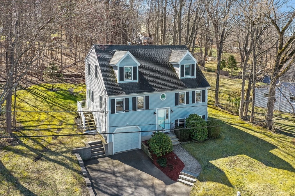 3 Fern Ave, Merrimac, MA 01860 exterior