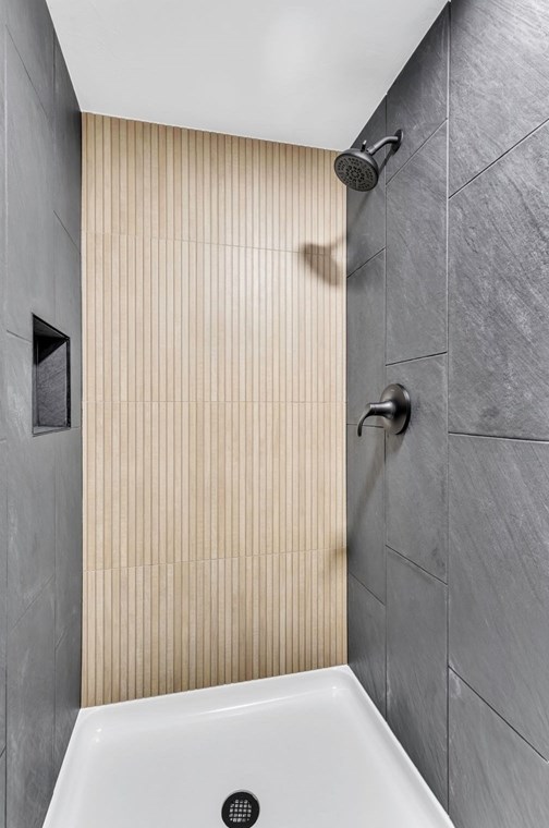 28 Old Depot Rd, Oxford MA  01540-1244 exterior