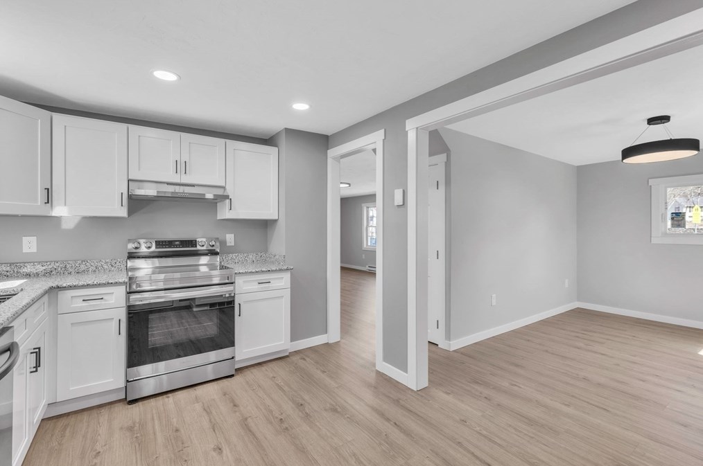 28 Old Depot Rd, Oxford MA  01540-1244 exterior