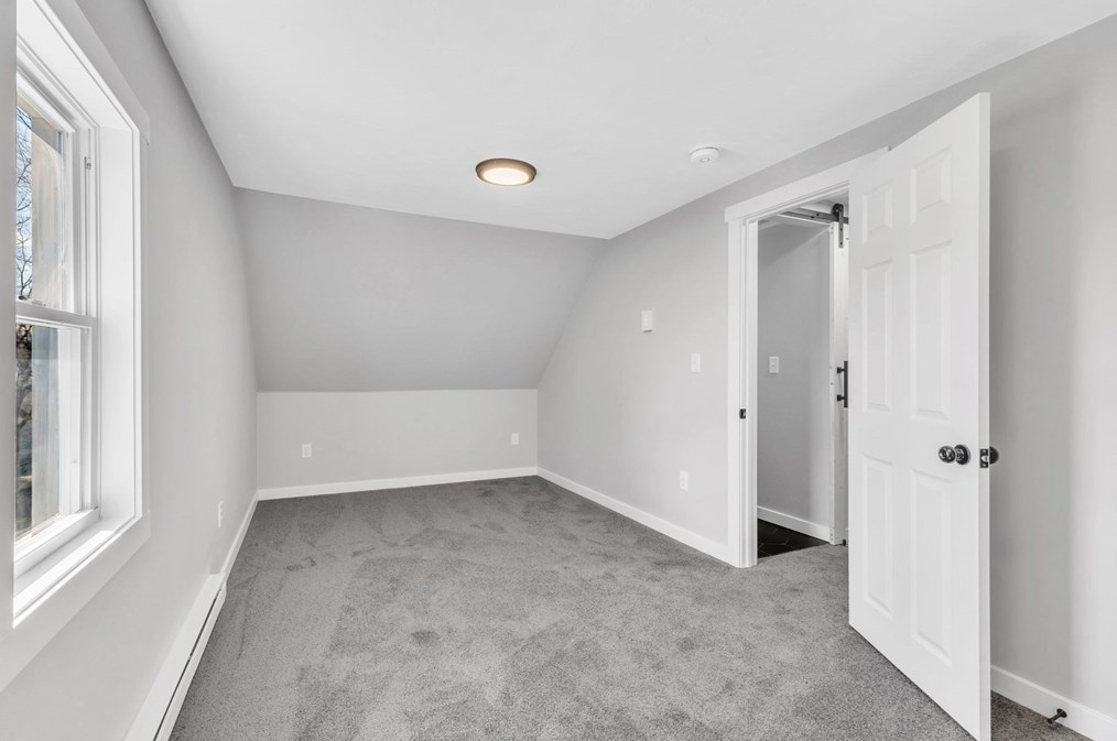 28 Old Depot Rd, Oxford MA  01540-1244 exterior