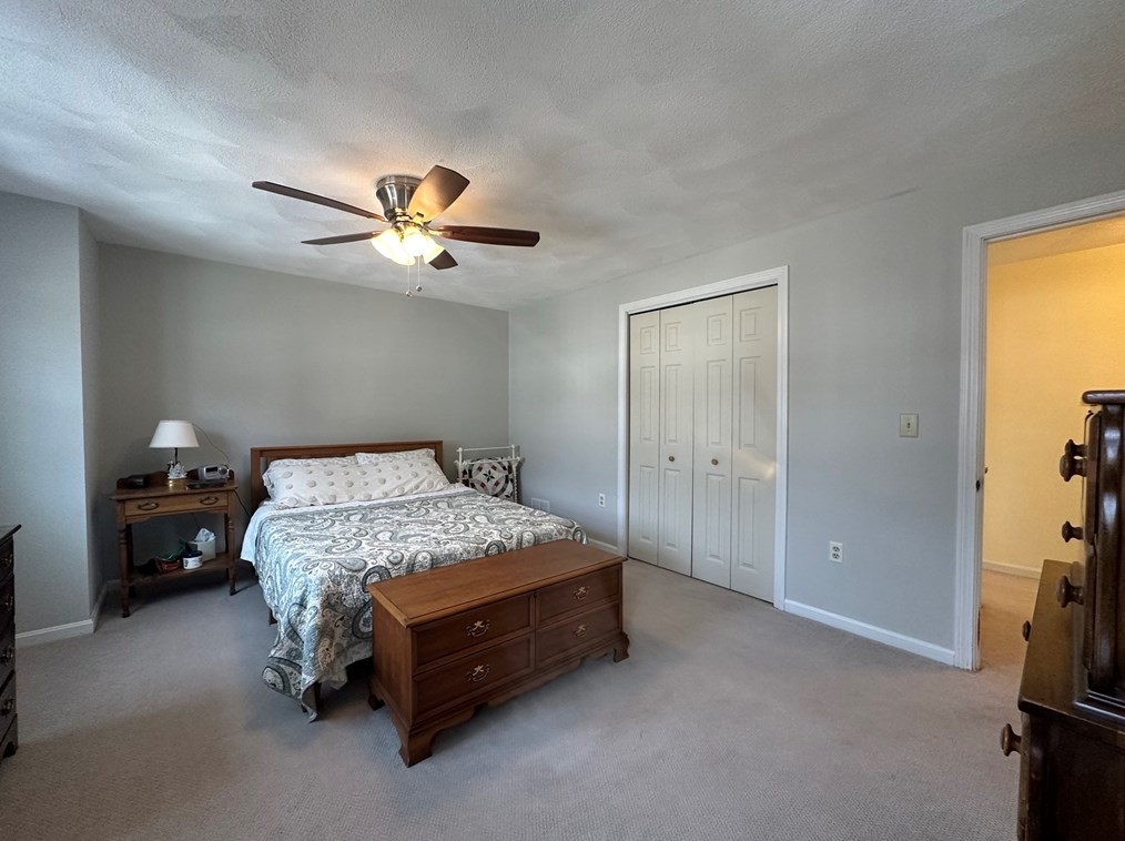 34 Lowell Rd, Pepperell MA  01463-1744 exterior