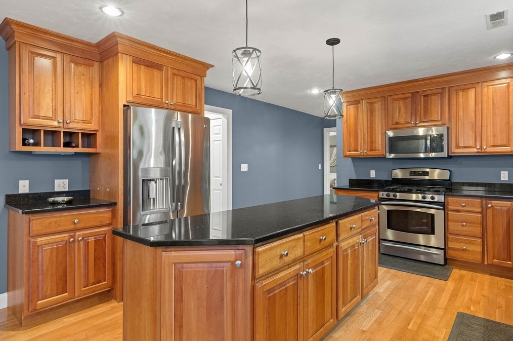 7 Corinthian Way, Haverhill MA  01833-2528 exterior