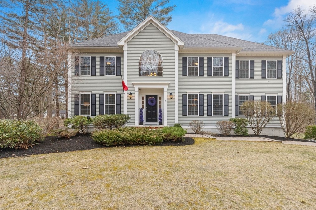 7 Corinthian Way, Haverhill MA  01833-2528 exterior