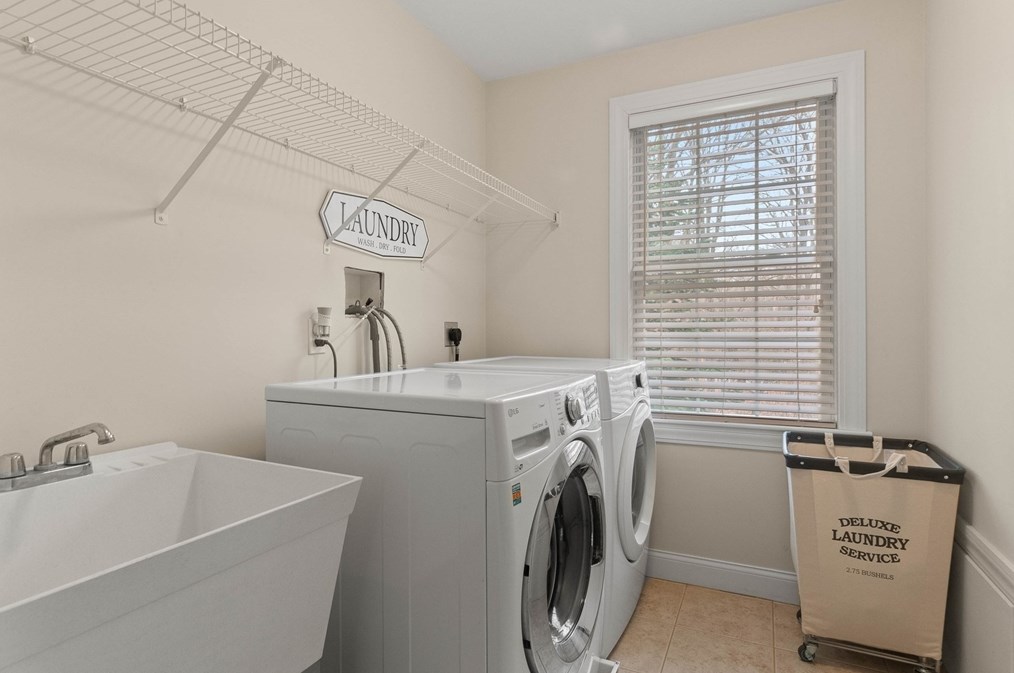 7 Corinthian Way, Haverhill MA  01833-2528 exterior