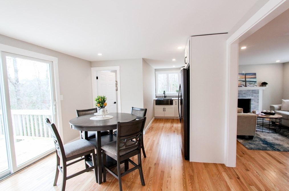 129 Deerfoot Cir, Mashpee MA  02649-2440 exterior