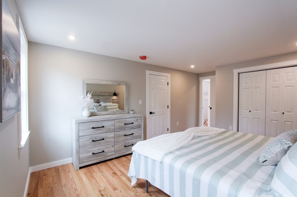 129 Deerfoot Cir, Mashpee MA  02649-2440 exterior