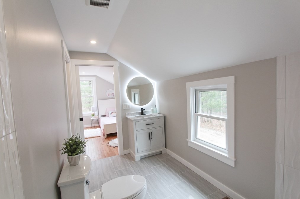 129 Deerfoot Cir, Mashpee MA  02649-2440 exterior