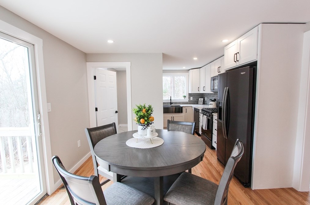 129 Deerfoot Cir, Mashpee MA  02649-2440 exterior