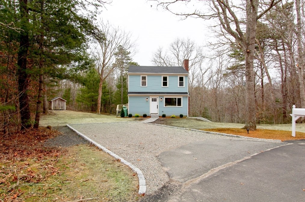 129 Deerfoot Cir, Mashpee MA  02649-2440 exterior