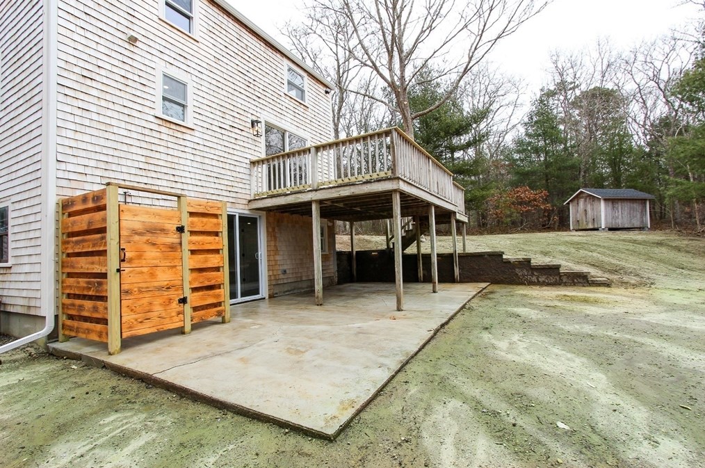 129 Deerfoot Cir, Mashpee MA  02649-2440 exterior