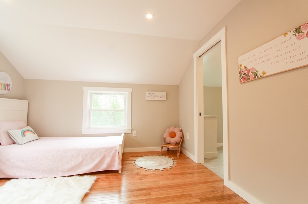 129 Deerfoot Cir, Mashpee MA  02649-2440 exterior