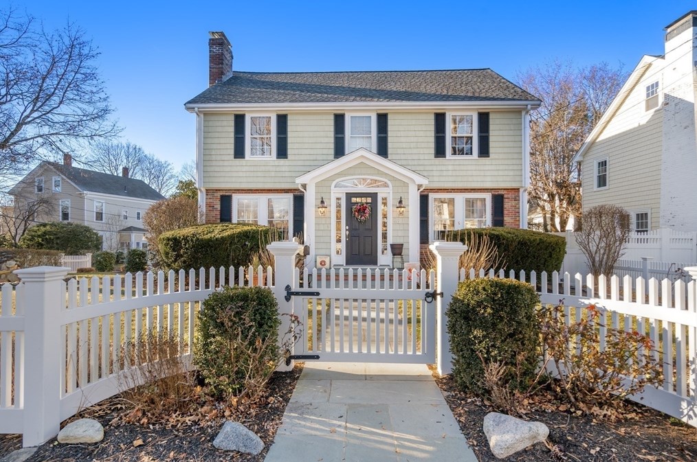 26 Lindbergh Ave, Newton, MA 02465