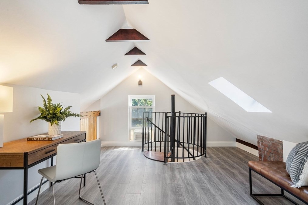 1 Pine St, Cambridge MA  02139-3513 exterior