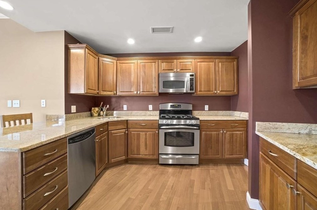 106 Washington St Unit 32, Quincy, MA 02169