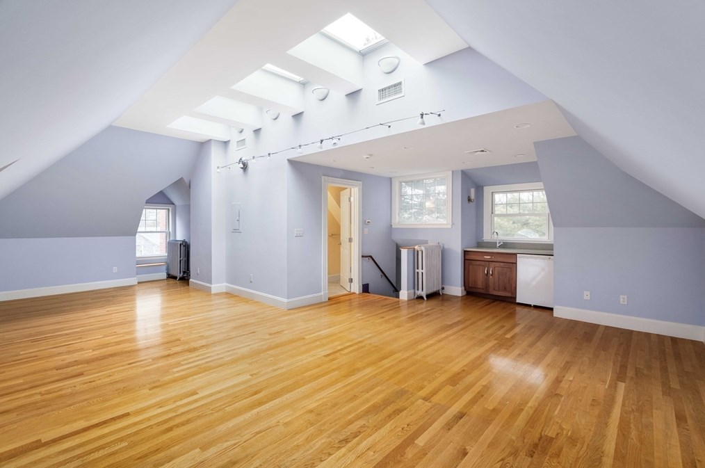 47 Hancock Ave, Newton MA 02459-1746 exterior