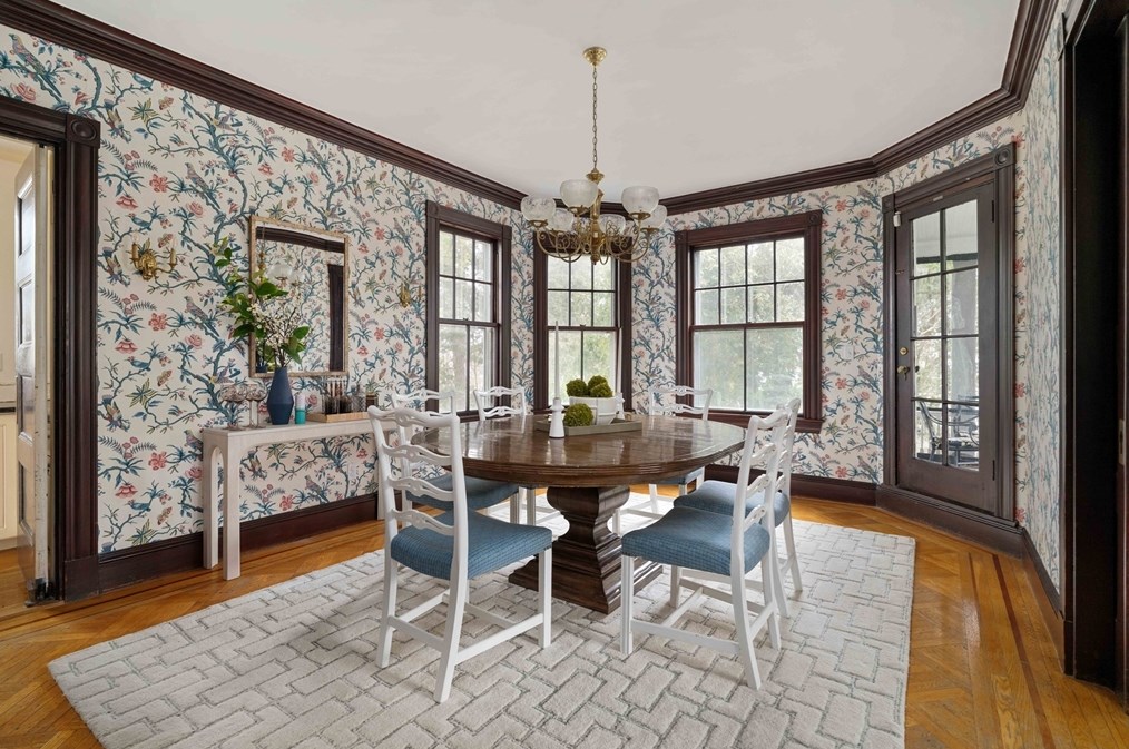 47 Hancock Ave, Newton MA 02459-1746 exterior