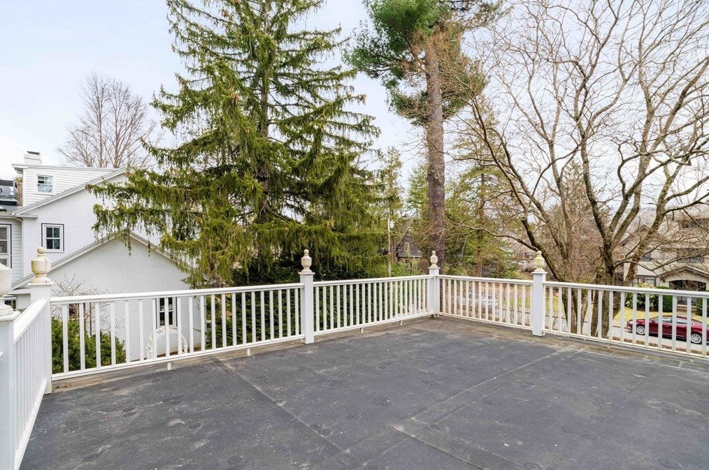 47 Hancock Ave, Newton MA 02459-1746 exterior