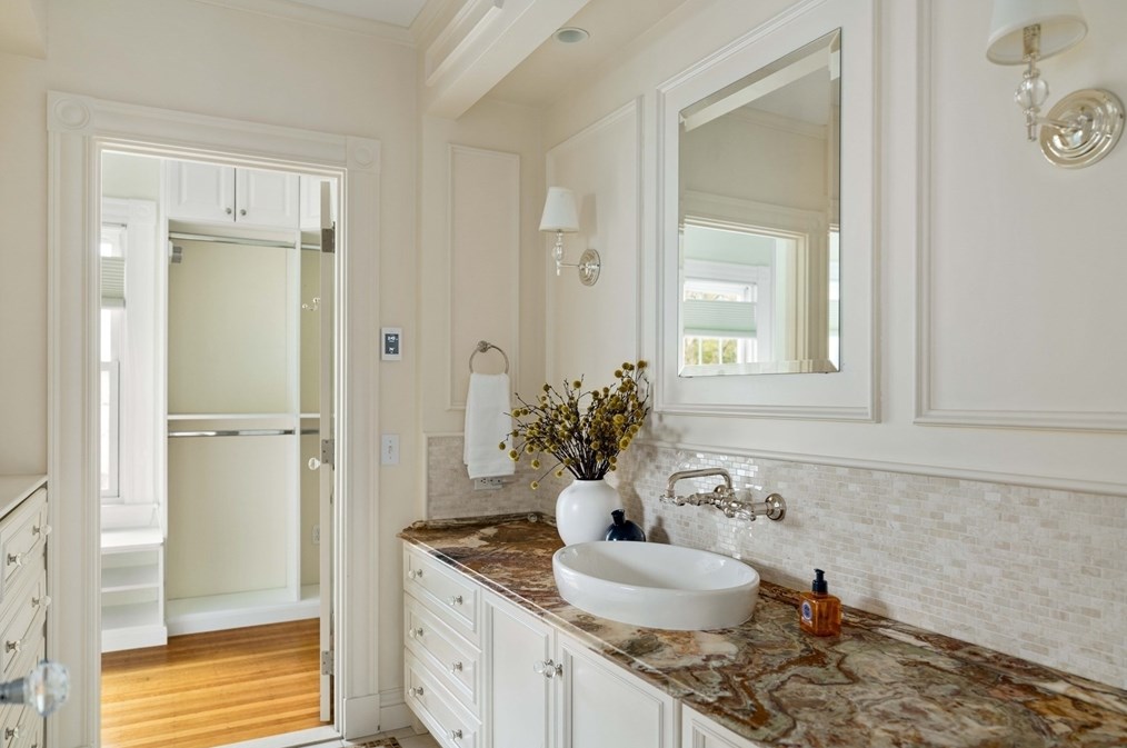 47 Hancock Ave, Newton MA 02459-1746 exterior