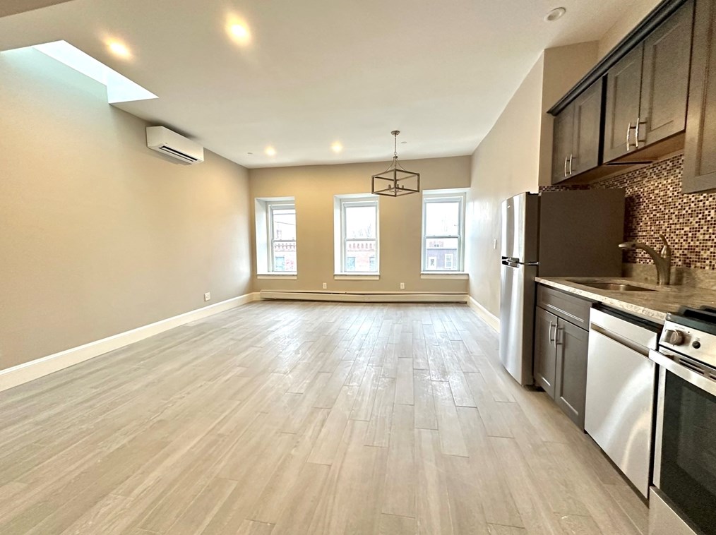 1150 Cambridge St #3, Cambridge, MA 02139