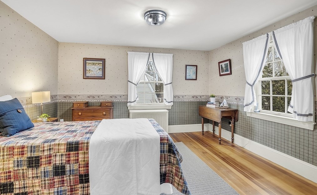 9 Carlisle St, Andover MA 01810-1423 exterior