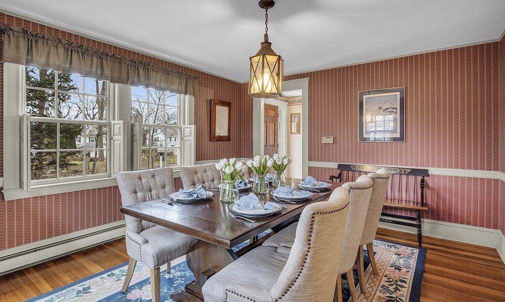 9 Carlisle St, Andover MA 01810-1423 exterior