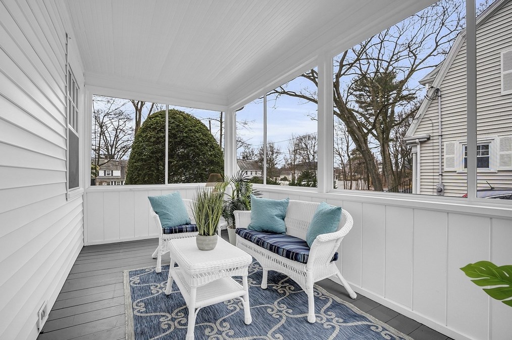 9 Carlisle St, Andover MA 01810-1423 exterior