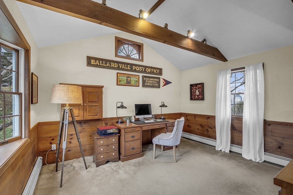 9 Carlisle St, Andover MA 01810-1423 exterior