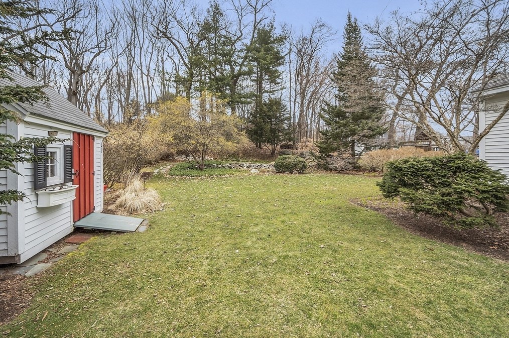 9 Carlisle St, Andover MA 01810-1423 exterior