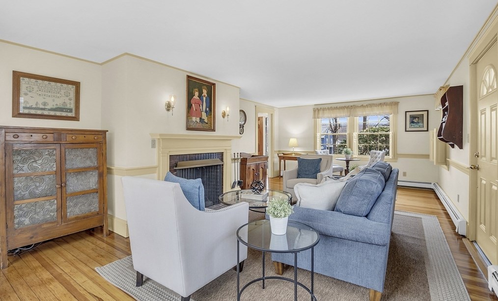 9 Carlisle St, Andover MA 01810-1423 exterior