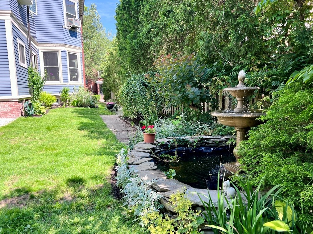 10 Chester St, Cambridge MA  02140-1258 exterior