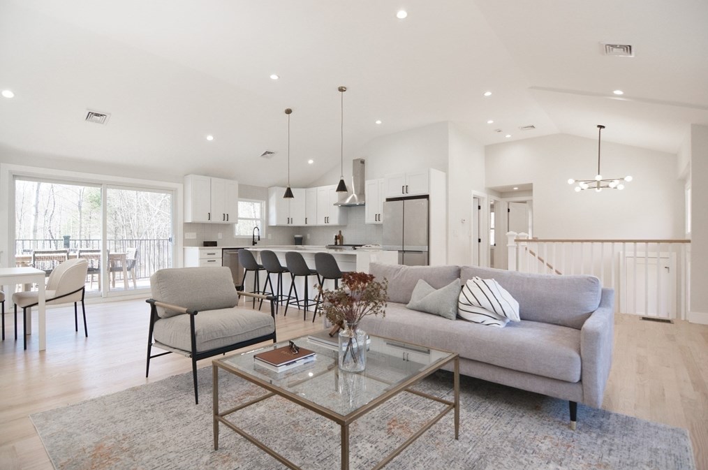 1 Duane Dr, North Reading MA 01864-1505 exterior