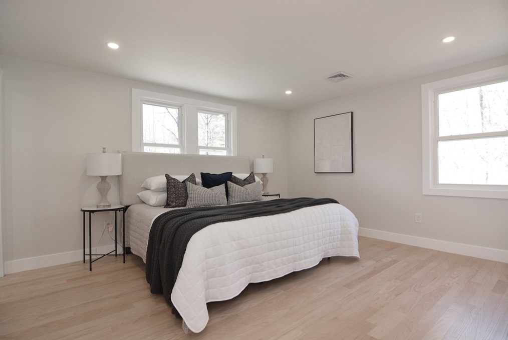 1 Duane Dr, North Reading MA 01864-1505 exterior