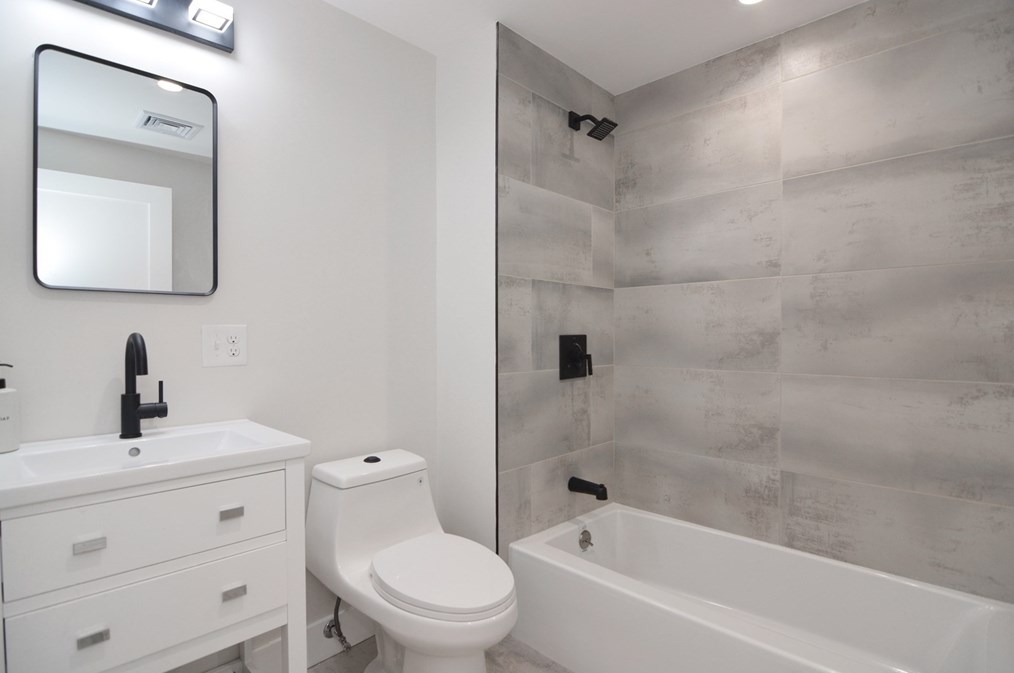 1 Duane Dr, North Reading MA 01864-1505 exterior