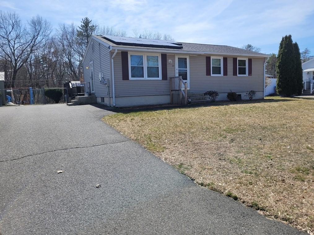 37 Kathleen St, Springfield, MA 01119 exterior