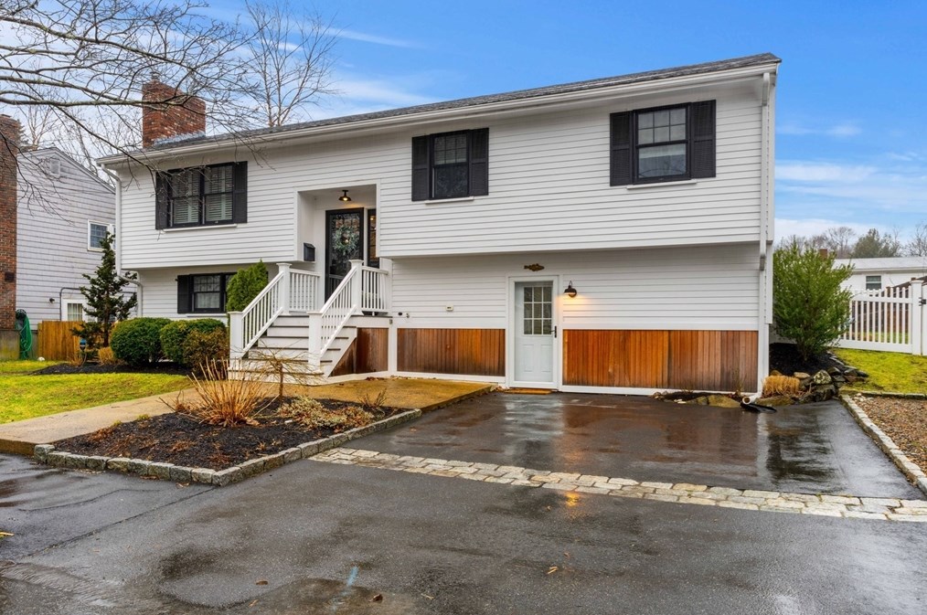 11 Taft St #1, Marblehead, MA 01945