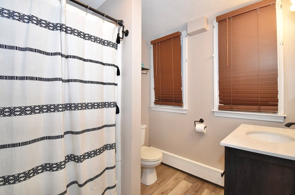 76 Enfield St, Springfield MA  01151-2329 exterior