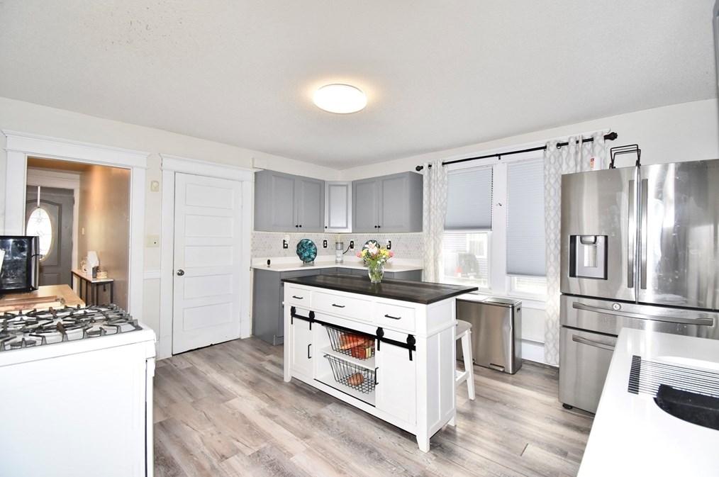 76 Enfield St, Springfield MA  01151-2329 exterior