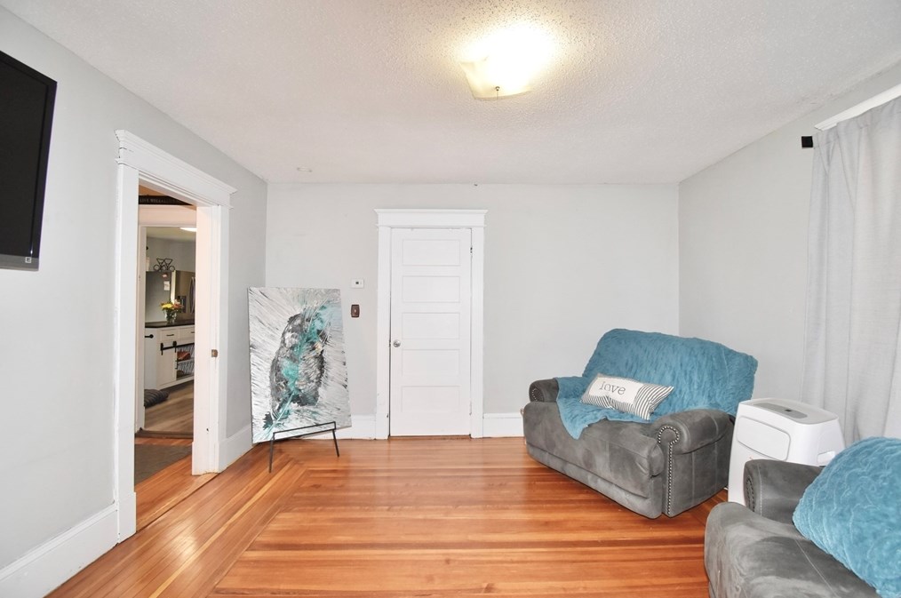 76 Enfield St, Springfield MA  01151-2329 exterior