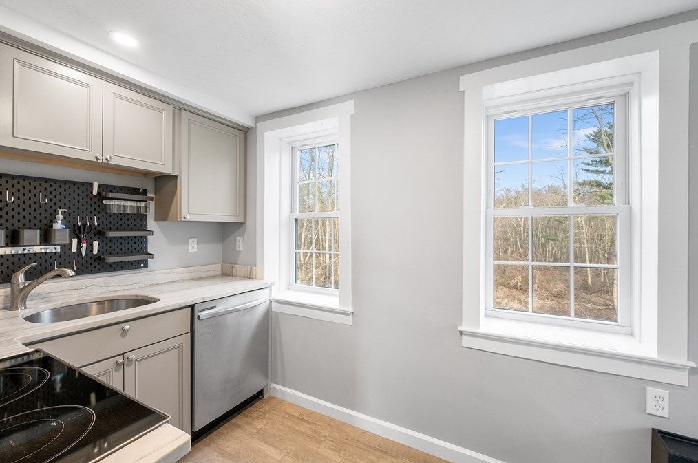 125 Forest St, Weymouth MA  02190-1005 exterior