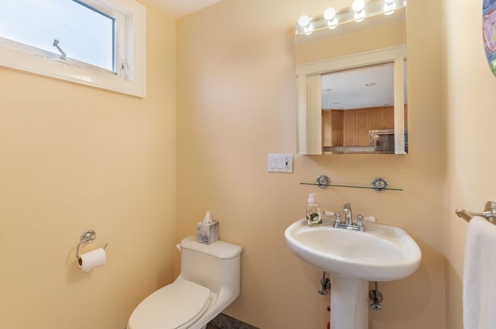 360 Payson Rd, Belmont MA 02478-2720 exterior