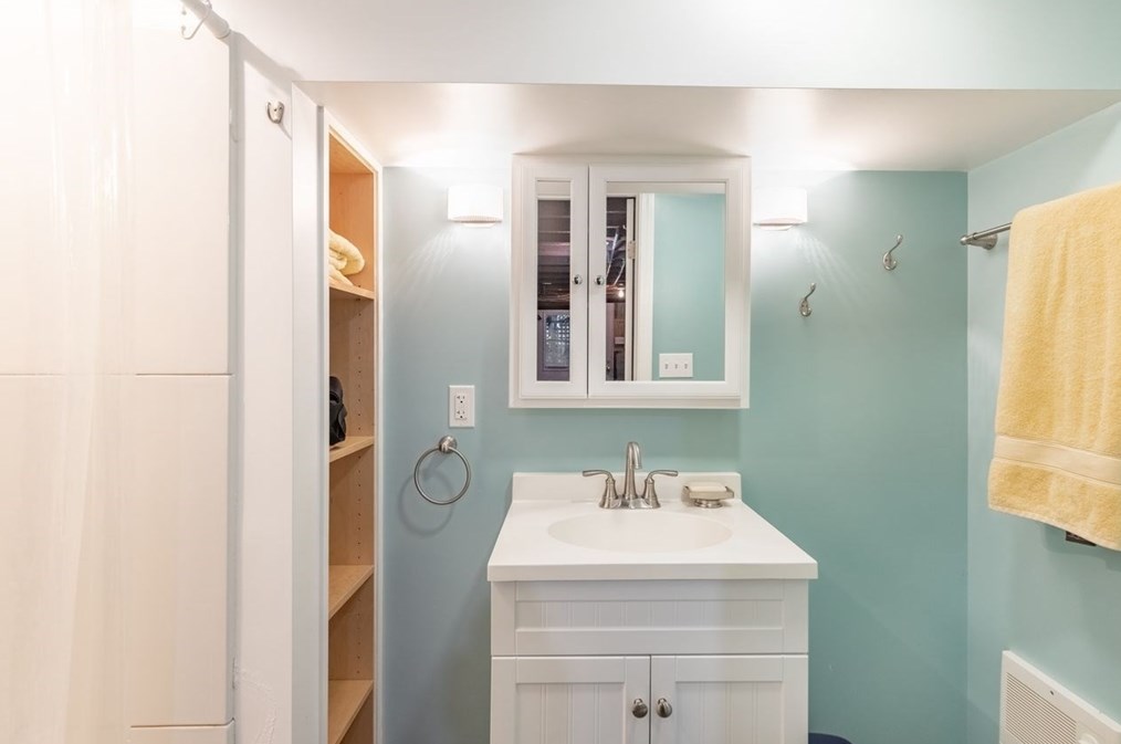 360 Payson Rd, Belmont MA 02478-2720 exterior