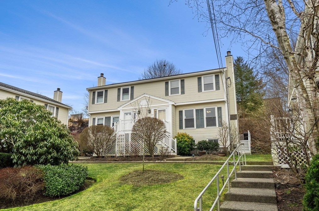 23 Arnold Ter, Marblehead MA  01945-1588 exterior