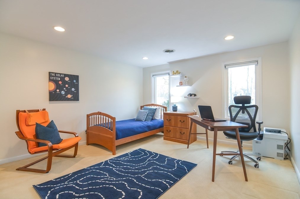 26 Aspen Rd, Sharon MA  02067-3207 exterior