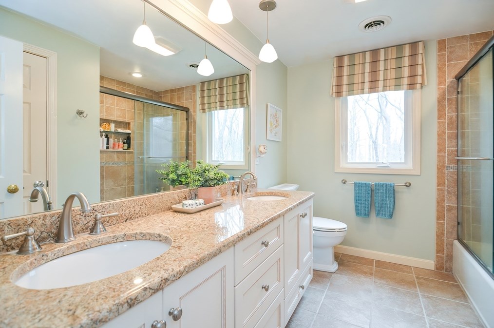 26 Aspen Rd, Sharon MA  02067-3207 exterior